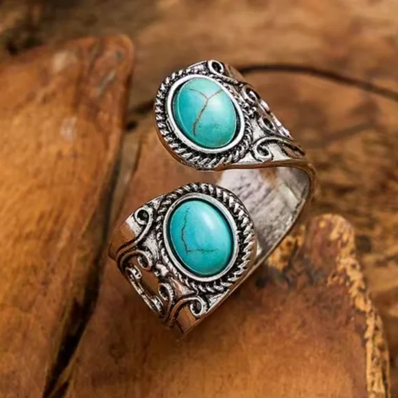 GOTHIC VINTAGE RING - Picture 9 of 12